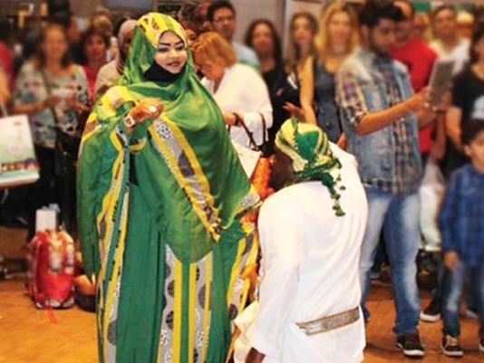 Traditional Omani dance and costumes
